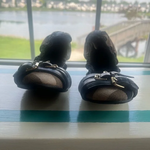 burberry brown novacheck canvas and leather buckle ballet flats